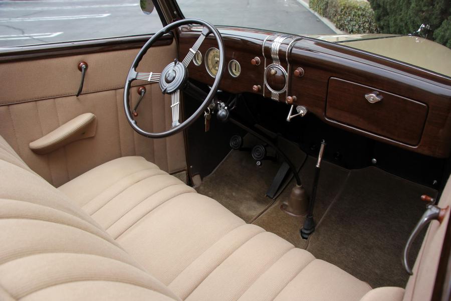  Ford V8 Deluxe Convertible Sedan 1936 года  (фото 18 из 18)